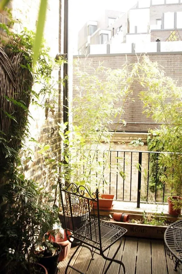 Franks Pied-A-Terre In London-Quiet,Bright,Central 0*, London
