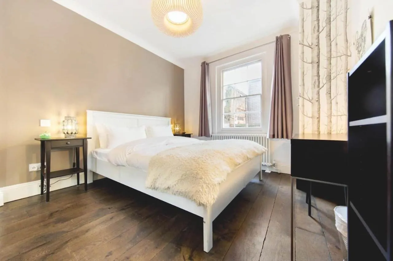 Franks Pied-A-Terre In London-Quiet,Bright,Central Apartment London